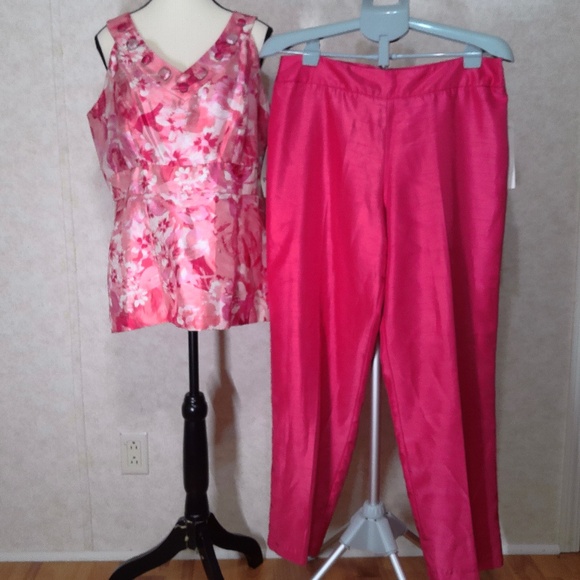 Studio One Tops - NWT Studio One 2PC Coral Top & Pant Set Back Zip Empire Waist ResortWear Size12
